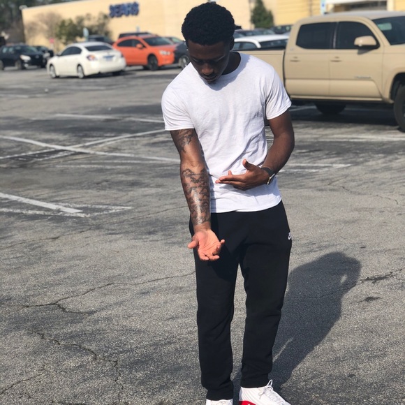 Meet your Posher, Joshua - Picture 1 of 1